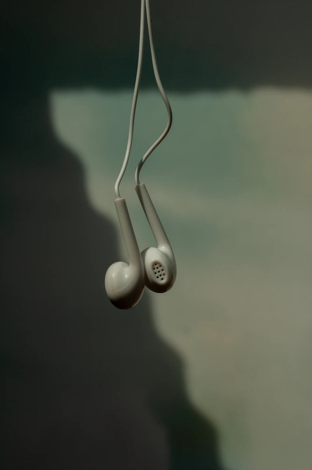 The Essential Dos and Don’ts of Cleaning Electronics - Gunk Getter