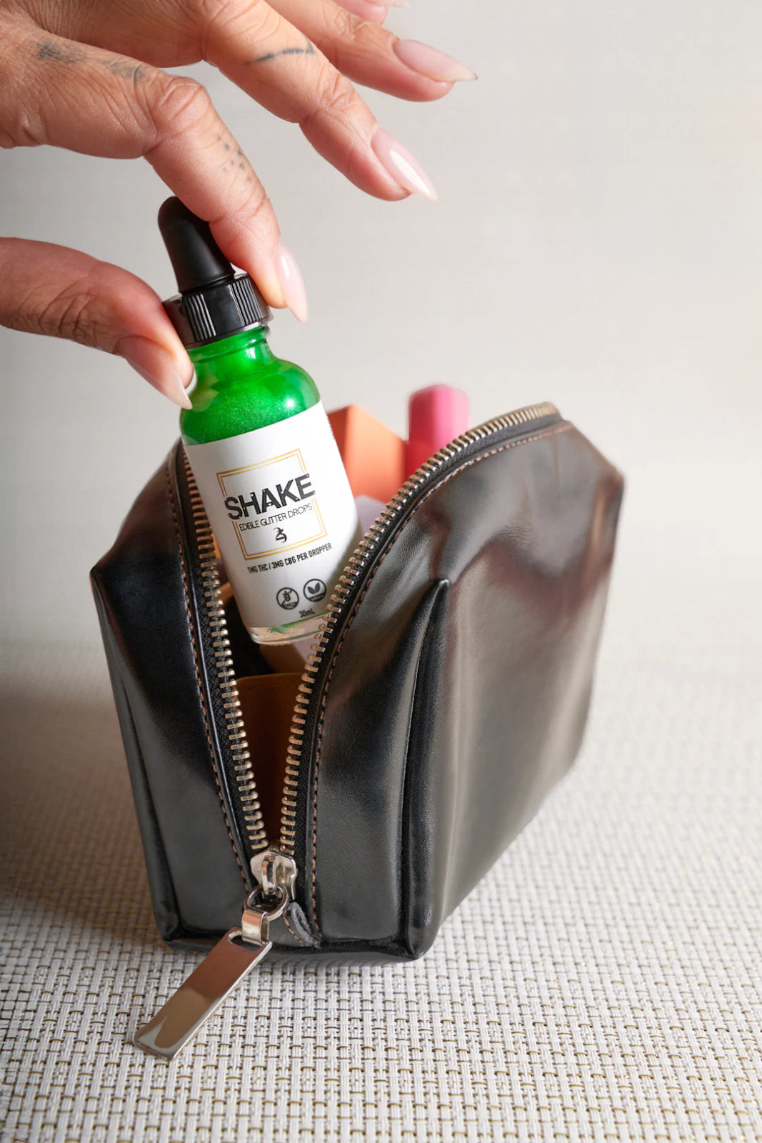 Essential Pocket Cleaners for Crystal-Clear Screens - Gunk Getter